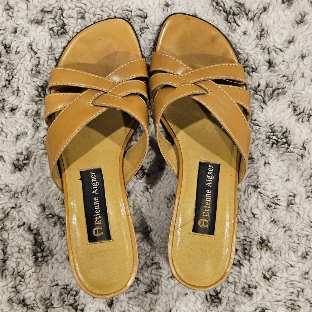 Etienne Aigner SZ 5.5 Tan Leather Open Toe Slip On 2.5" Heel Sandal Shoe - Picture 4 of 12